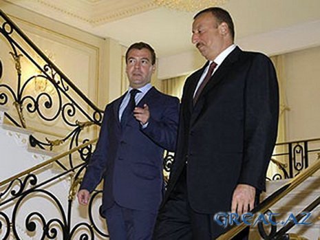 Медведев в Баку д ...