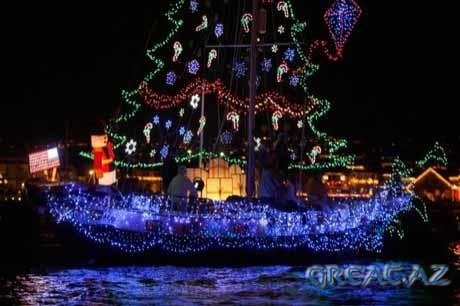 Демонстрация рождественских яхт