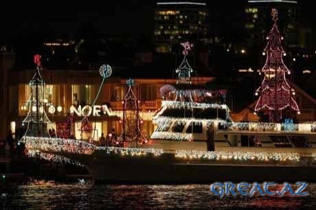 Демонстрация рождественских яхт