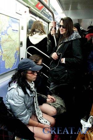 В метро без штанов 2011
