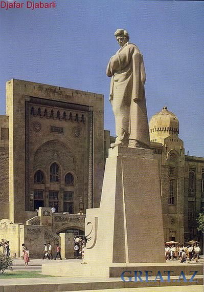 Памятники Баку
