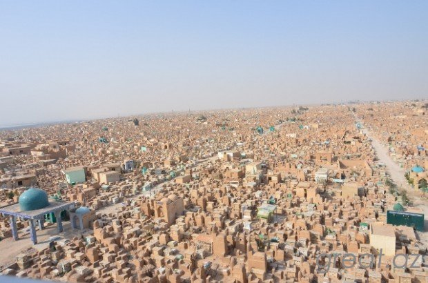 Cамое большое кладбище в мире Вади-эль-Салама (11 фото)