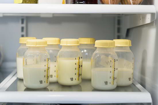 Сколько времени можно хранить молоко в холодильнике