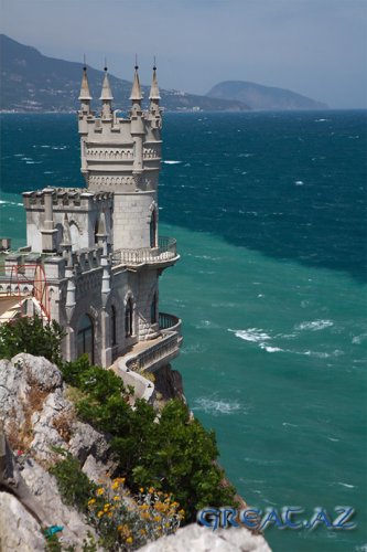 Замок "Ласточкино гнездо" — визитная карточка Крыма