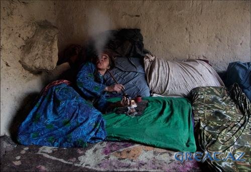 Афганская деревня Сараб - деревня наркоманов