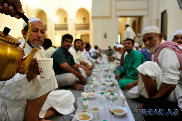 Начало священного месяца Рамадан