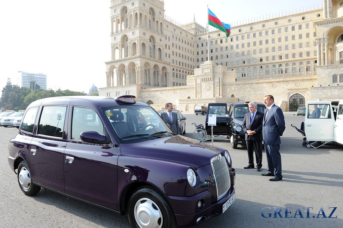 Лондонские такси в Баку