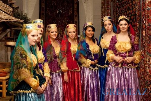 Выставка азербайджанского ковра в Лондоне (Журнал Баку)