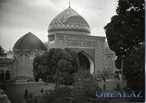 Азербайджанская Голубая Мечеть в Ереване