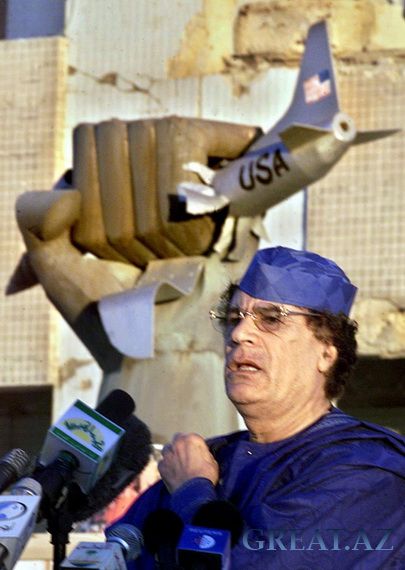 Муаммар Каддафи в разные годы своего правления
