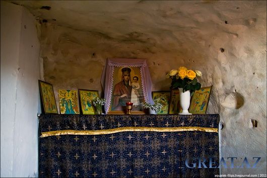 Свято-Клементьевский монастырь – обитель в скале