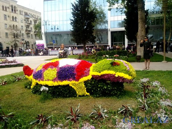 Праздник Цветов в Баку 2011 ФОТО