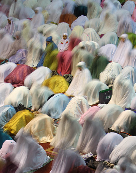 Мусульмане отмечают начало священного месяца Рамадан
