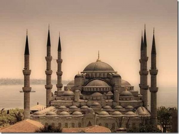 Самые значительные мечети мира (3 фото)