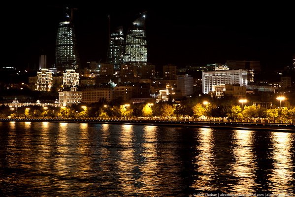 Прогулка по ночному Баку