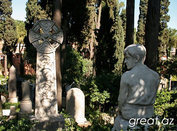 10 удивительных кладбищ, которые стоит посетить