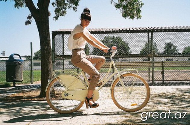 Красивые девушки и велосипеды (50 Фото)