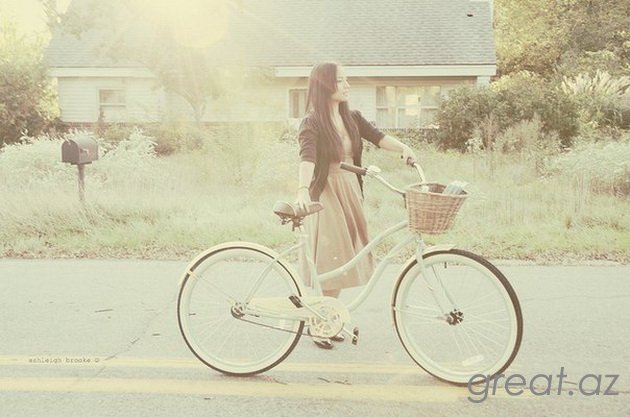 Красивые девушки на велосипедах (59 Фото)