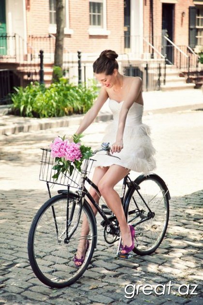 Красивые девушки на велосипедах (59 Фото)