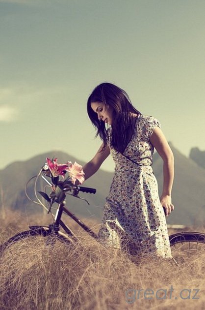 Красивые девушки на велосипедах (60 Фото)