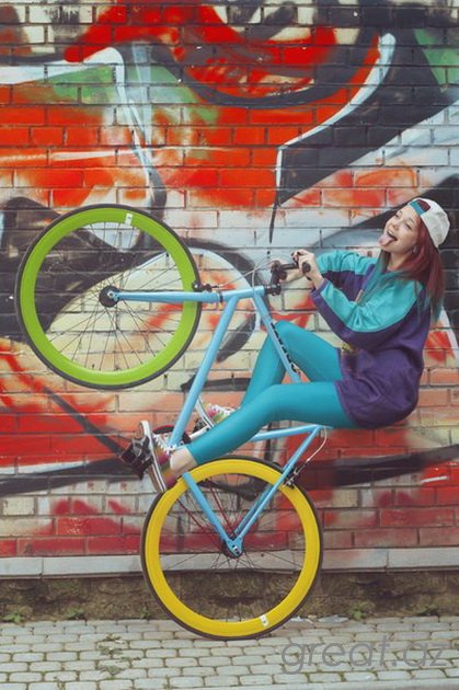 Красивые девушки на велосипедах (60 Фото)