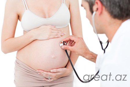 Менструации во время беременности. Почему идут месячные во время беременности?