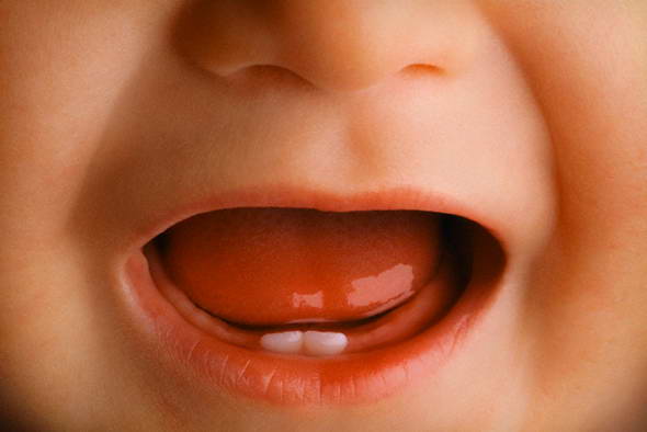 Как ухаживать за зубами у маленьких детей?