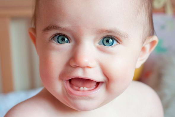 Первый зуб у ребенка — приметы
