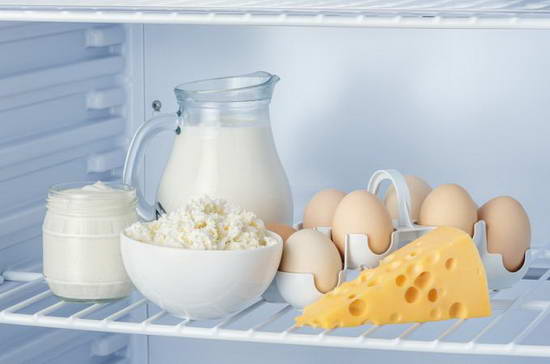 Сколько времени можно хранить молоко в холодильнике