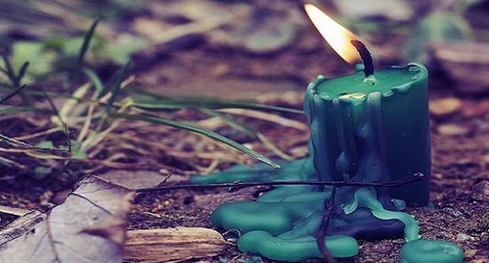 Как проводить ритуалы на свечах на деньги