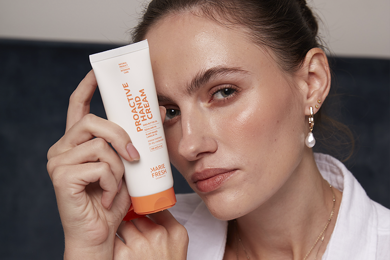 Маска для рук от трещин и сухости в зимнее время: Советы эксперта