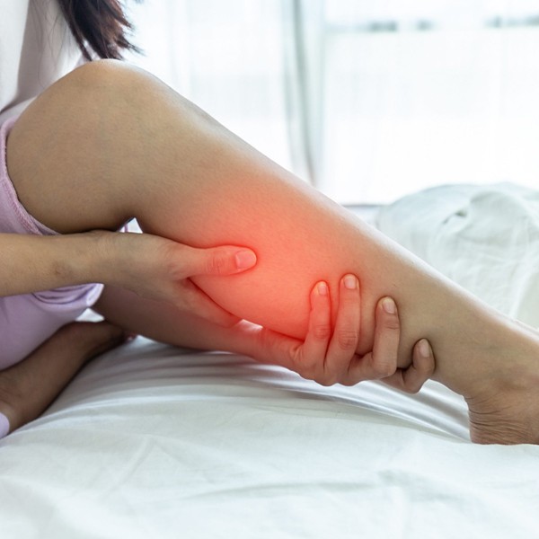 Как избавиться от судорог в ногах по ночам причины